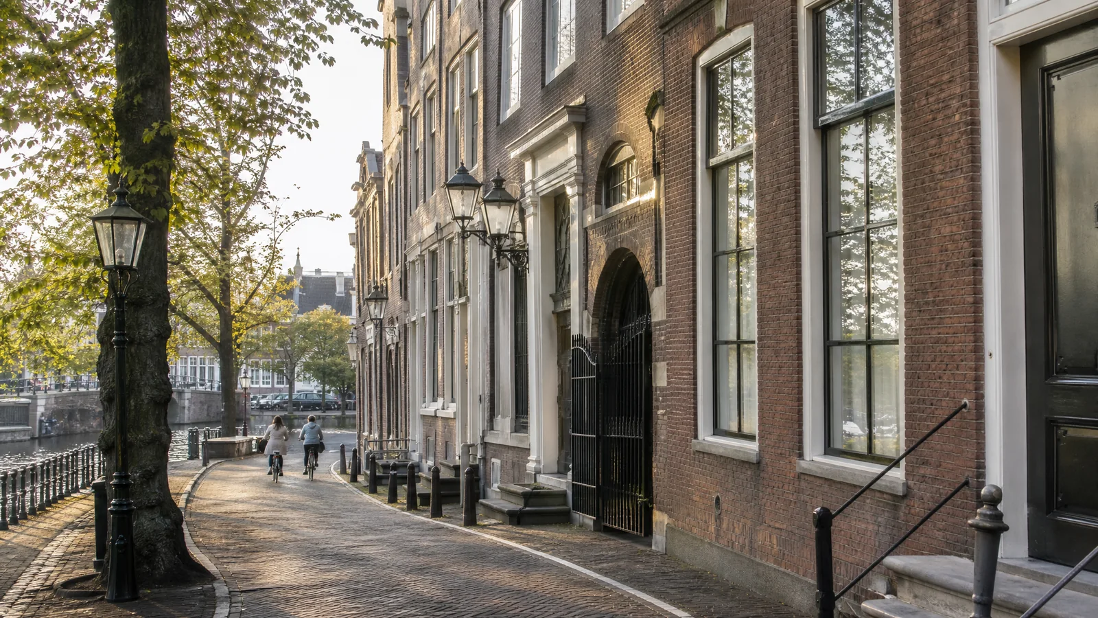 Realistisch Haarlems redactiebeeld bij Janskerk: archiefstilte en steen